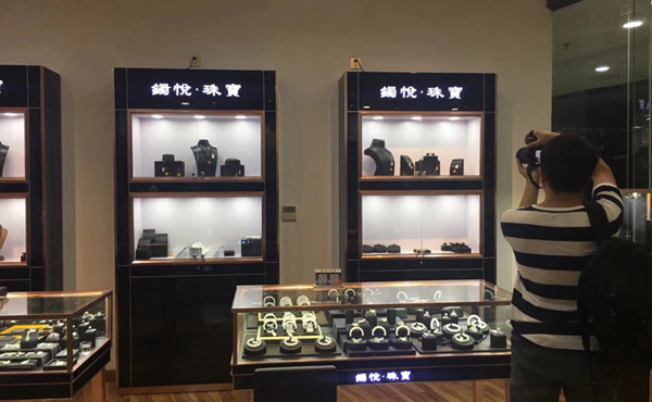 珠寶展示柜定制,珠寶展柜廠家,玻璃珠寶展示柜