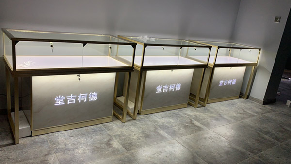 鴻鈦珠寶展柜廠家,玻璃珠寶展柜,定制珠寶展柜